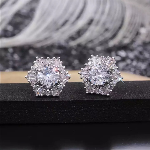 New Women’s Silver Plated Any occasion Diamond Earrings - Picture 2 of 6